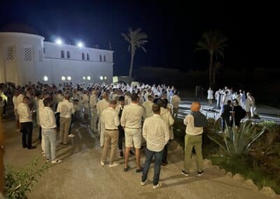 Soirée de gala à thème lors d'une université d'été à Rhodes