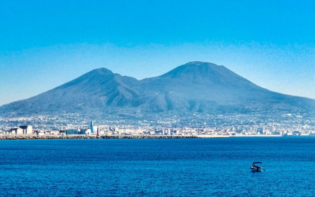 La baie de Naples avec le Vésuve en arrière plan