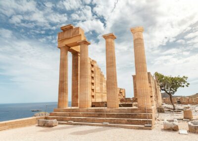 Un temple de l'acrppole de Lindos sur l'ile de Rhodes.